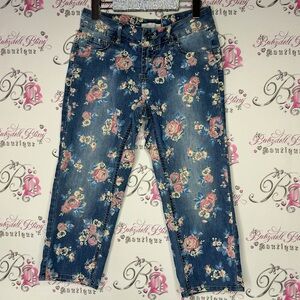 Illegal jeans capris floral denim pink cream blue printed flowers all over 🌸